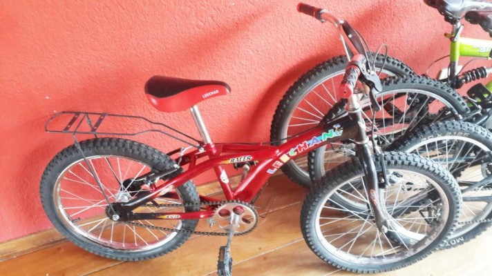 Bicicleta Usada, como nueva, De Paseo, Para niña o niño de 6 a 12 años. Aro: 20.