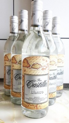 Ron Castillo Blanco,botella 750 ml y 375 ml. Venta por Cajas y unidades. Licores a domicilio.